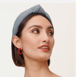 Light denim headband.